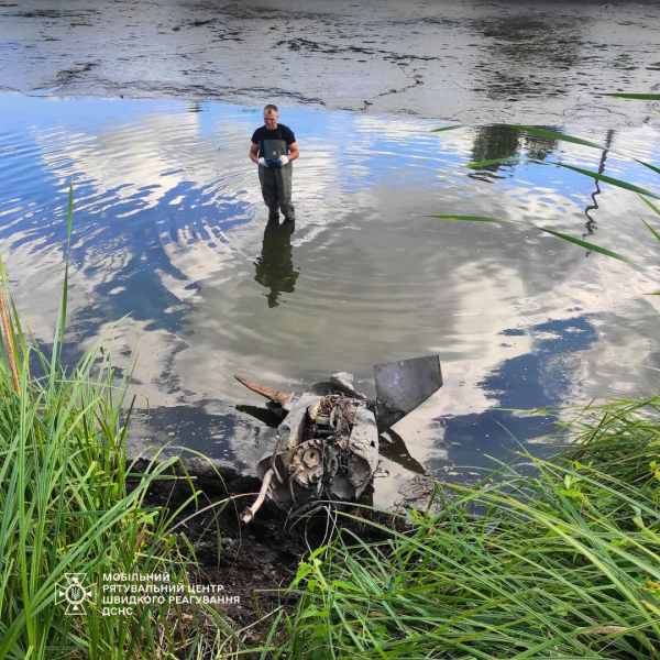 У Києві водолази-сапери виявили залишки російської ракети Х-101 (фото)