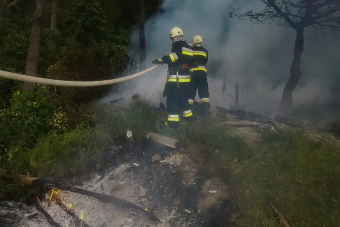 У Києві спалахнула пожежа після атаки дронів