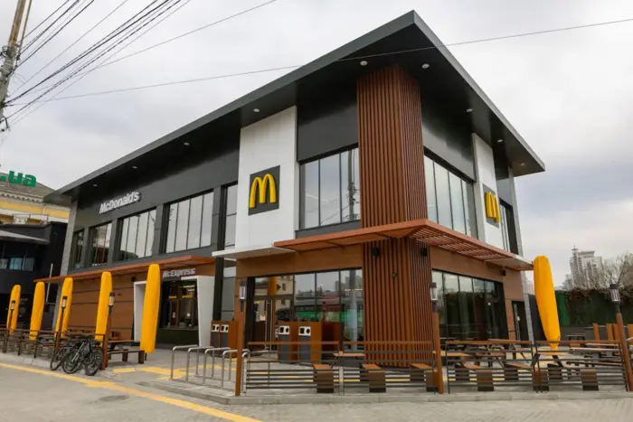 У столиці відкрився найбільший McDonald's в Україні (фото)