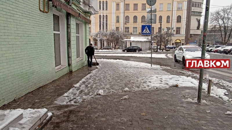 Київ засипало снігом: фоторепортаж зі столичних вулиць 