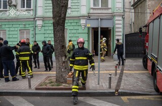 У центрі Києва на чоловіка впала півтонна стіна 